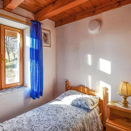 Holiday home 2 Bedroom Lovely In Zorzoi Sovramonte