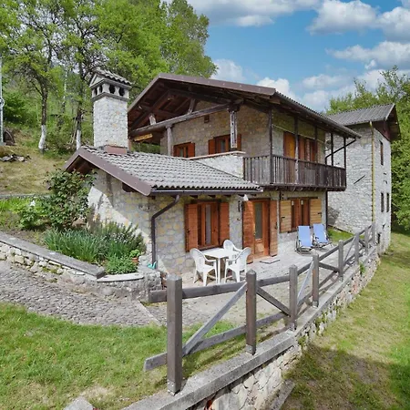 2 Bedroom Lovely In Zorzoi Sovramonte